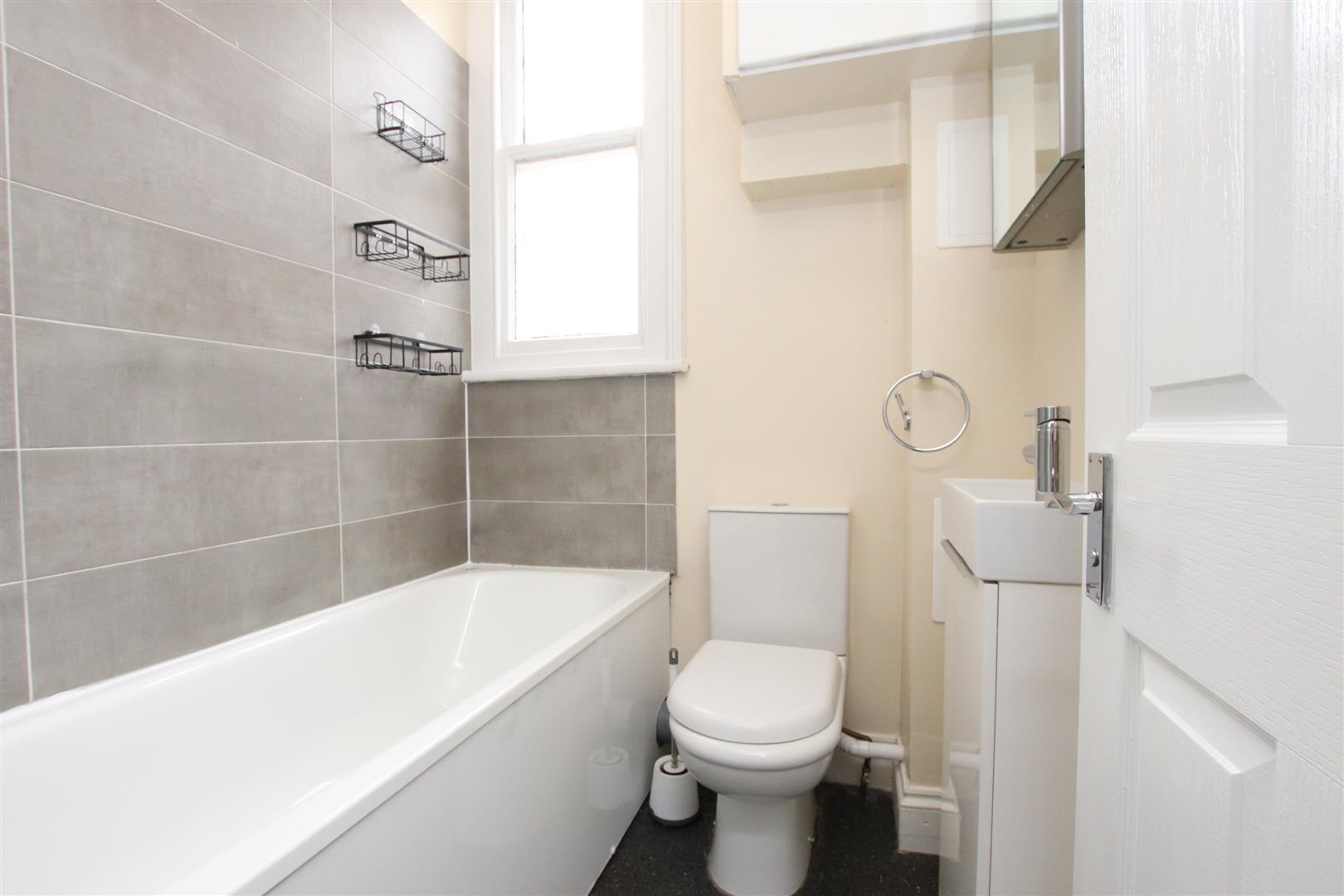 Newbridge Road, Bath, BA1